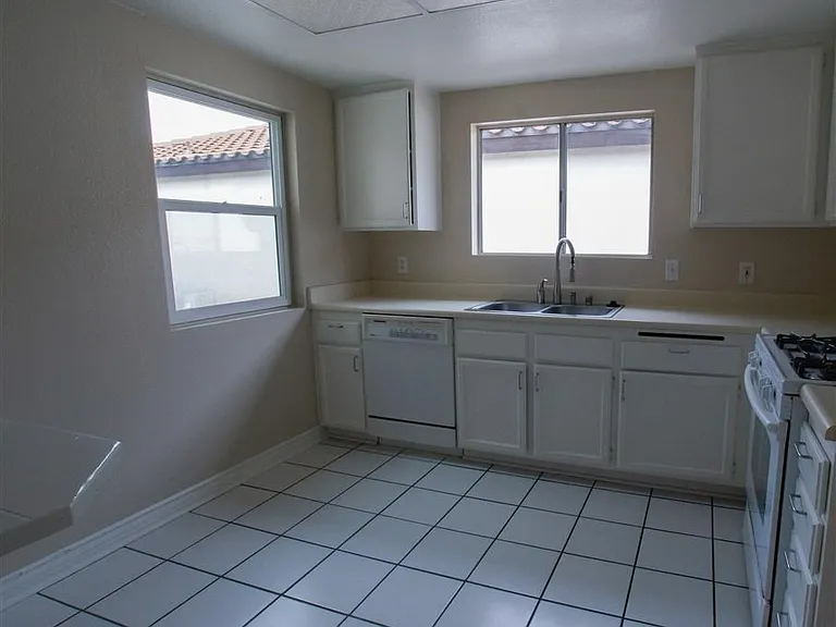 4743 Gardenia St — Photo 9