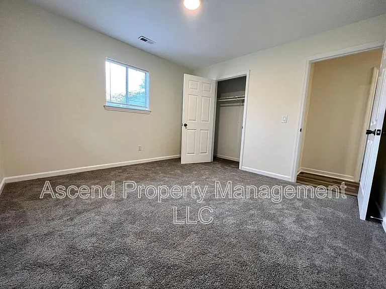 903 Valerie Ln — Photo 26