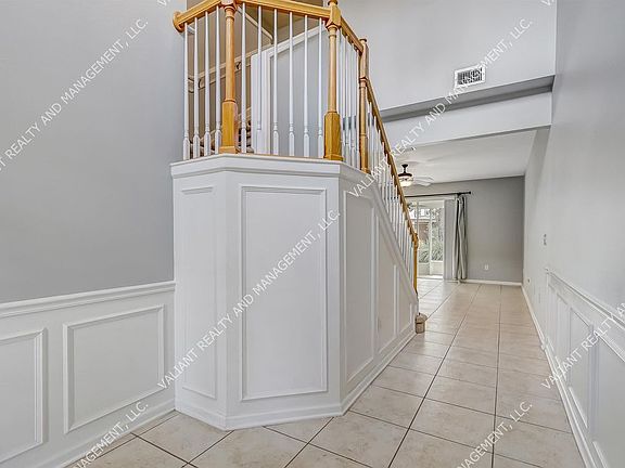 4th image of 4223 Clybourne Ln #1