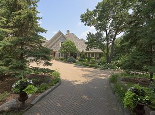 10535 Parker Dr, Eden Prairie, MN 55347