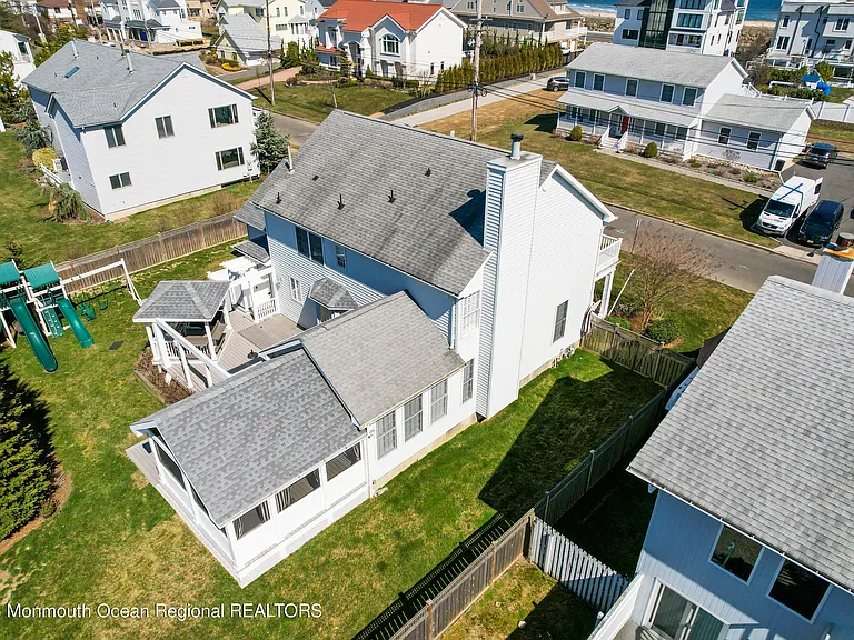 74 Seaview Ave — Photo 53
