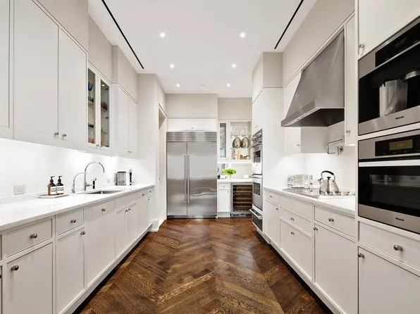 212 West 18th Street image 6 of 16