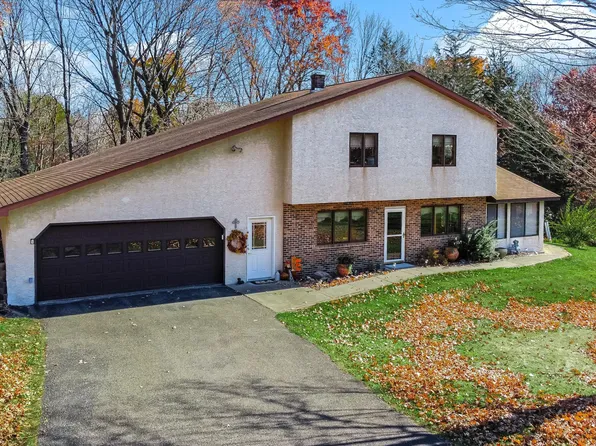 33175 N Lakes Trl, Lindstrom, MN 55045