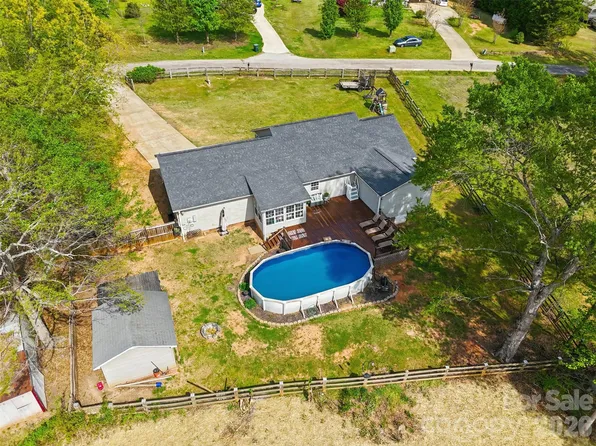 1214 Eastcreek Rd, Fort Lawn, SC 29714