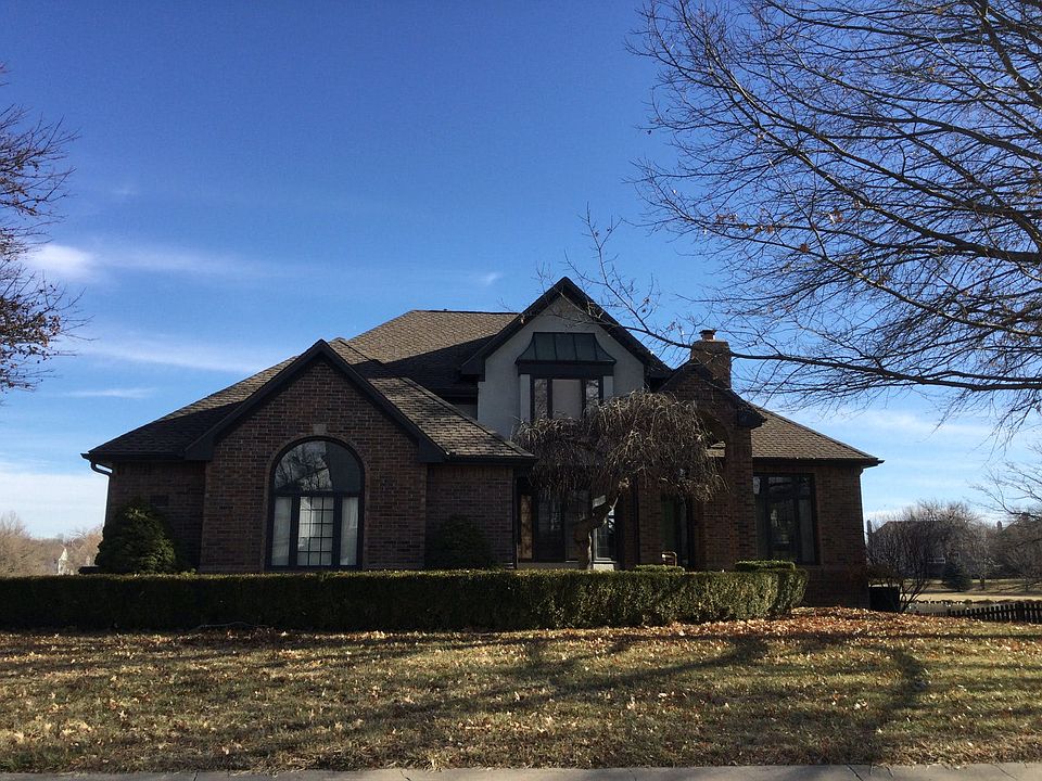 1st image of 333 SE Williamsburg Dr
