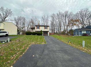 4188 Burningtree Rd, Liverpool, NY 13090