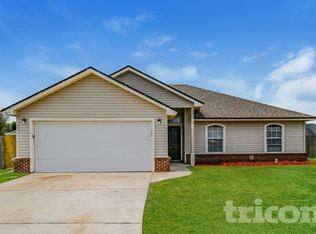 585 Fallen Timbers Dr, Orange Park, FL 32073