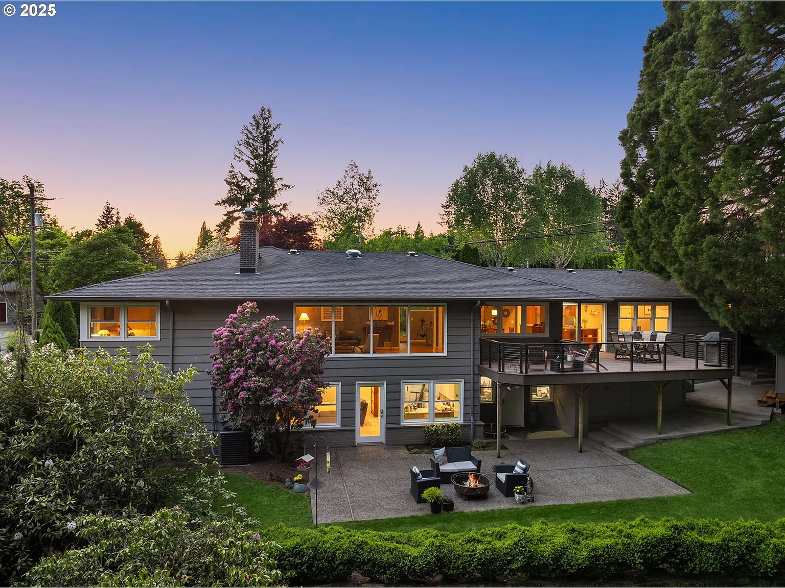 3370 SW Vista Dr photo 1