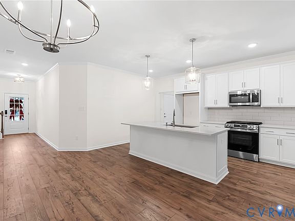4th image of 6703 Blue Iris Ln
