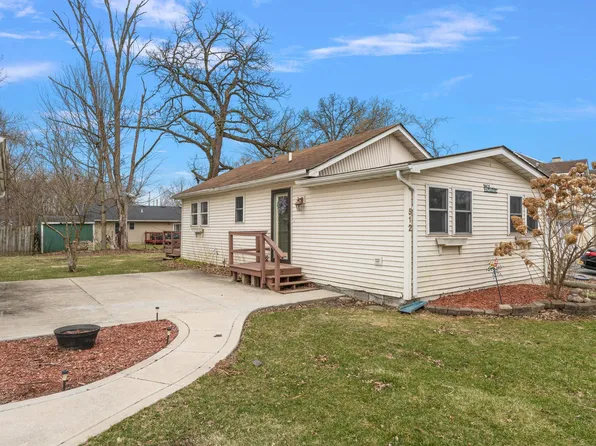 512 Alta Vista Ter, Lowell, IN 46356