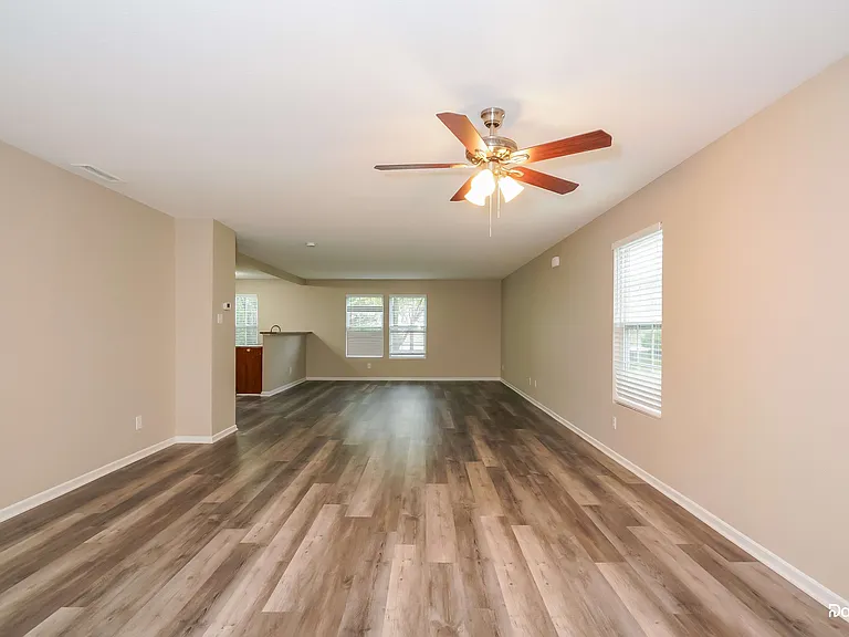 975 Curlew Ln — Photo 7