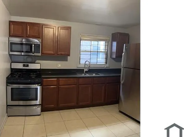 7957 S Wood St #1, Chicago, IL 60620