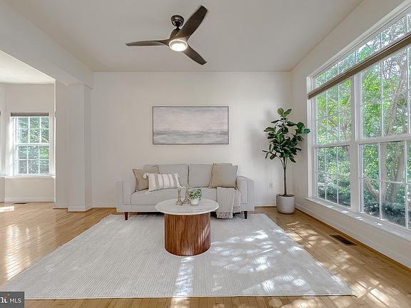 3rd image of 23642 Mallard Glen Way