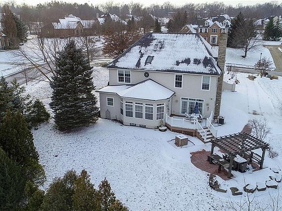3rd image of 475 Castle Pines Dr