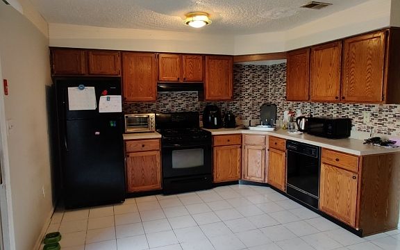 4th image of 27-4 Whistler Dr