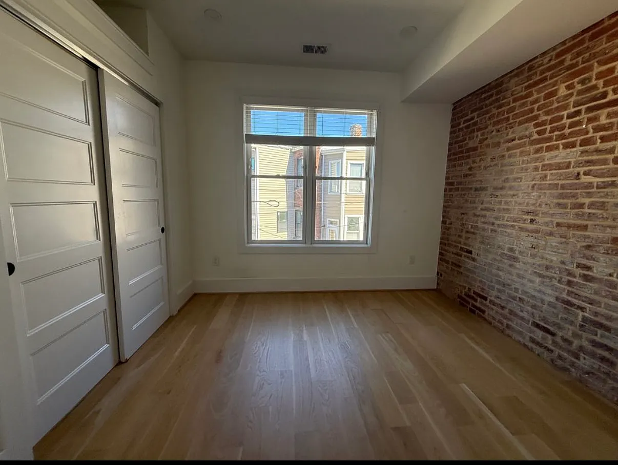 2 bed, 750 sqft, $2,700 — Photo 3