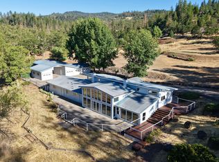 461 Sawyer Rd, Shady Cove, OR 97539