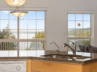 5174 Radcliffe Rd, Sechelt, BC V7Z 0C1