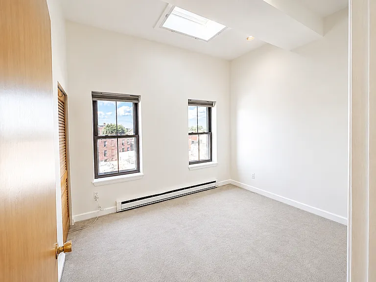 38 Williams St #D — Photo 6