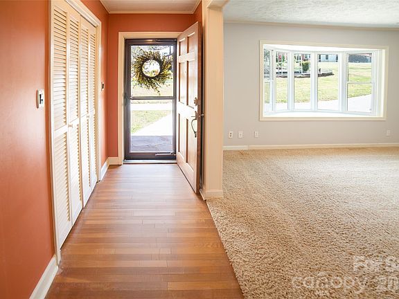 4th image of 414 Patton St