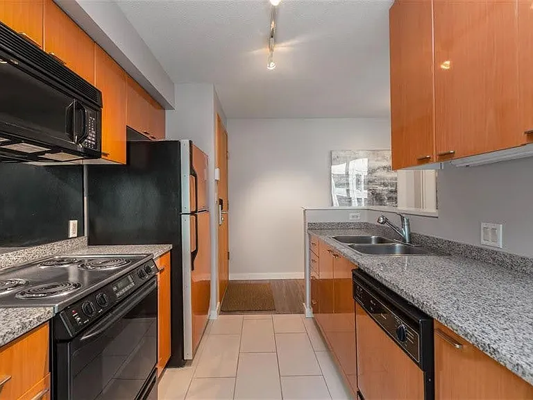 1200 Georgia St W #1405 — Photo 7