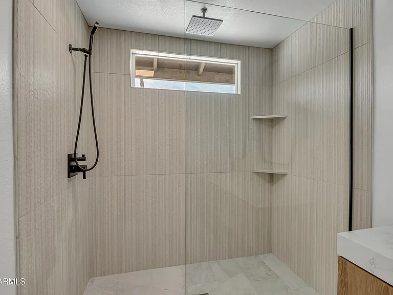 15834 N 58th Pl — Photo 16
