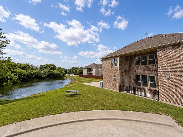 3040 Martello Ln — Photo 2