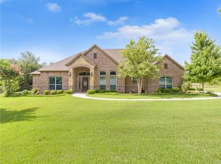 106 Artist Point Ct, Azle, TX 76020