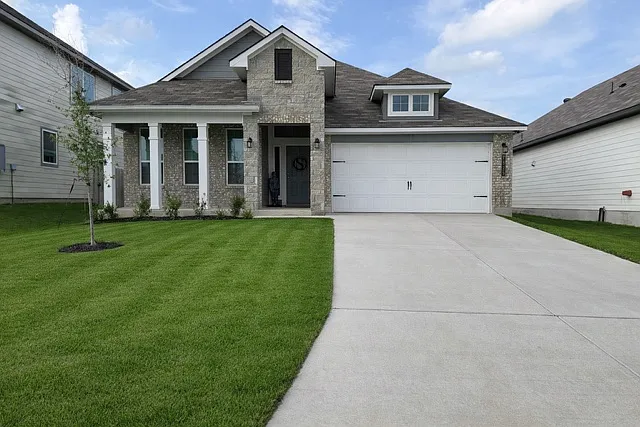 7828 Krenek Tap Dr — Photo 1