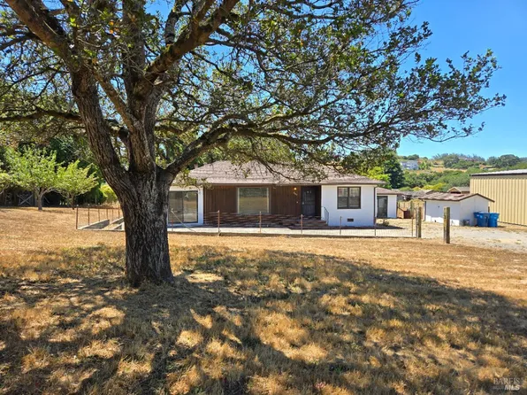 239 Live Oak Dr, Petaluma, CA 94952