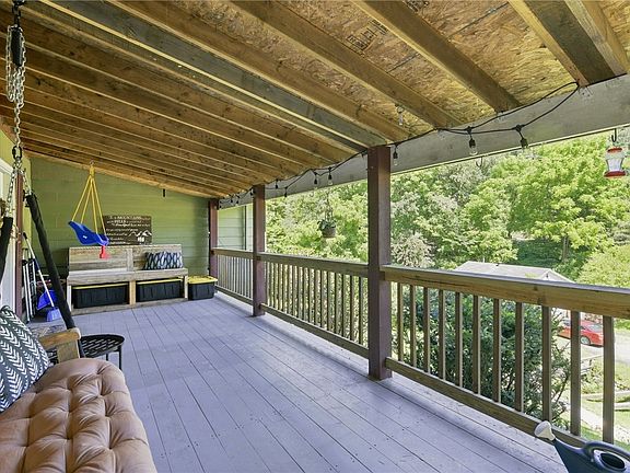 4th image of 904 Old State Rd