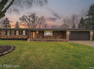 6955 Vernmoor Dr, Troy, MI