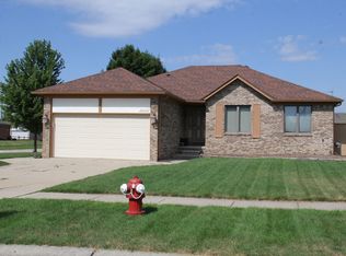 35105 Wright Cir, Sterling Heights, MI 48310