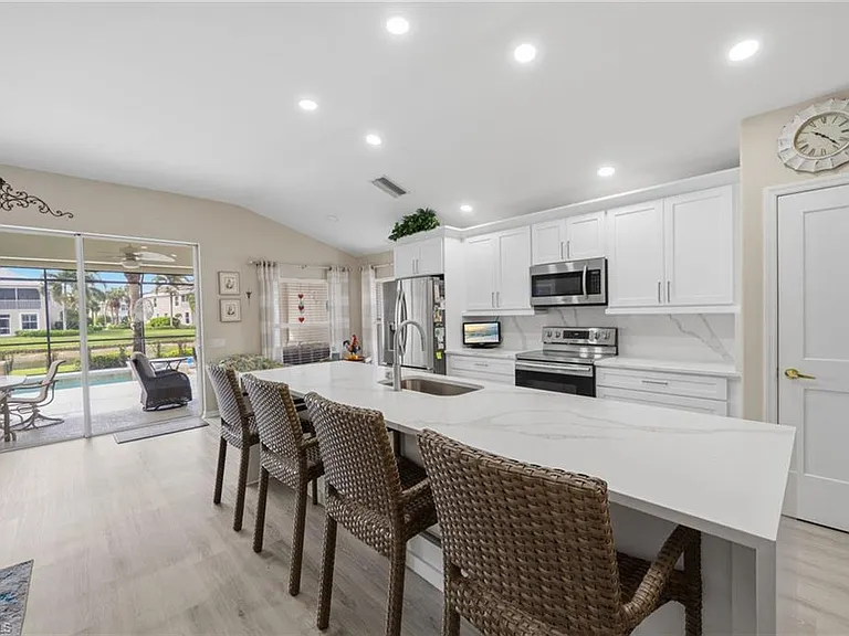 10020 Horse Creek Rd — Photo 16