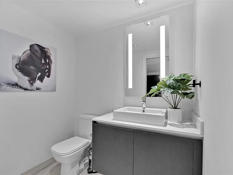 1451 Brickell Ave #1004 — Photo 16