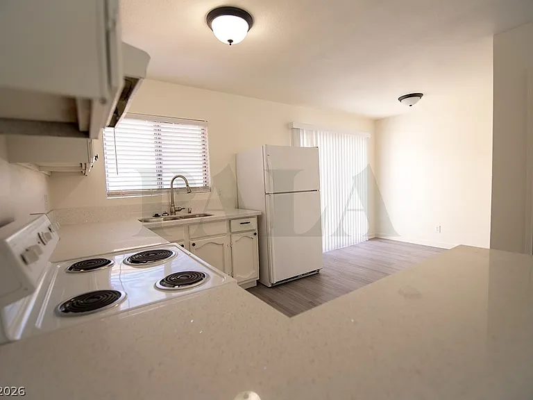 5196 Gray Ln #D — Photo 10