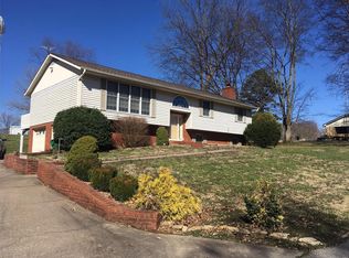 920 7th St W, Scott City, MO 63780