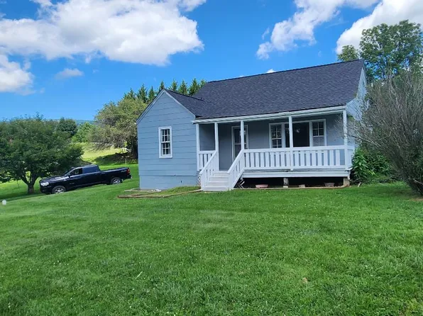 313 N Independence Ave, Independence, VA 24348