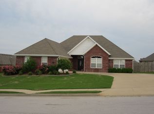 530 Beasley Dr, Centerton, AR 72719