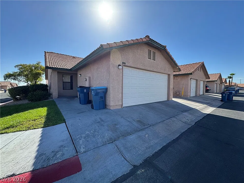 328 Caracas Dr