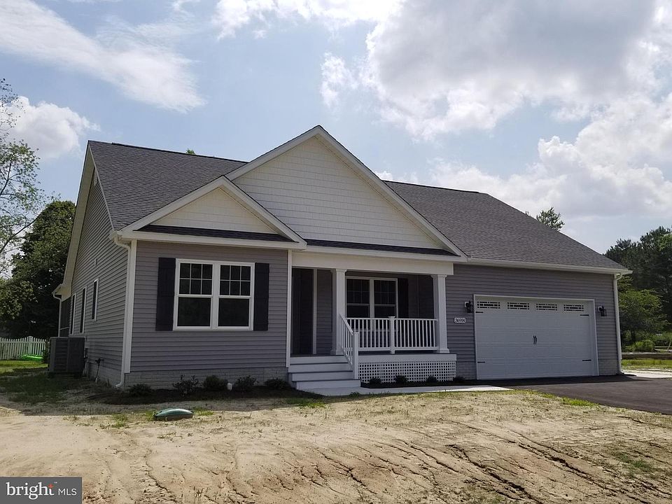 1st image of 6 Club House Dr