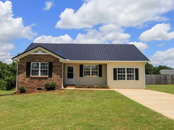 119 Agan Ct, Weaver, AL 36277