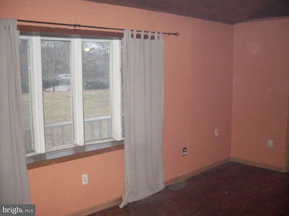 3rd image of 6408 Waterloo Rd