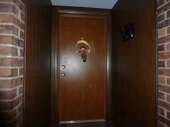 5th image of 9450 Greenbriar Dr APT 2A
