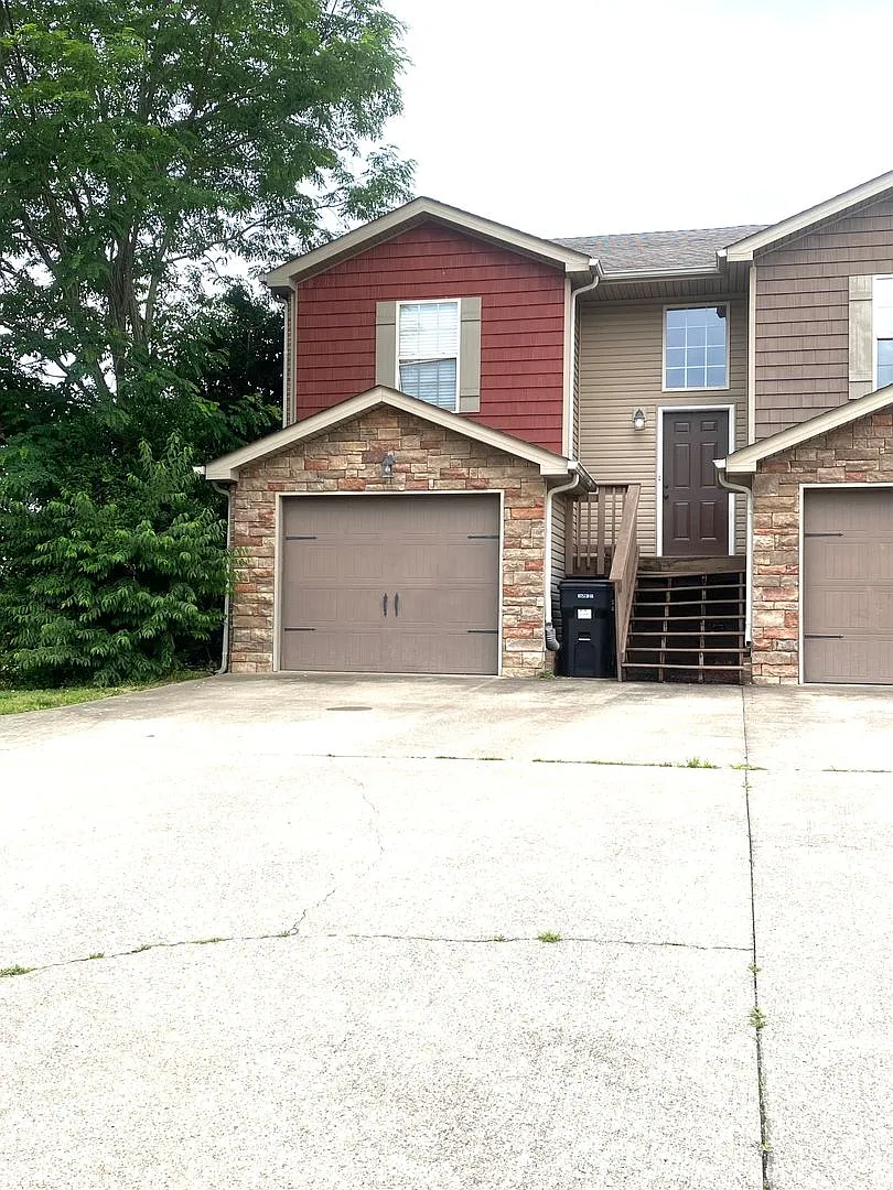 1728 Thistlewood Dr — Photo 1