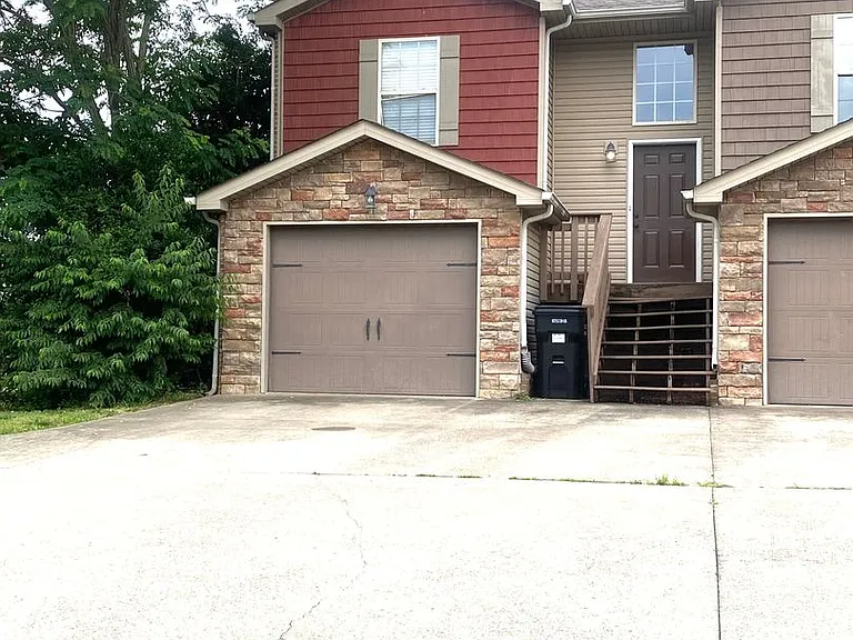1728 Thistlewood Dr — Photo 1