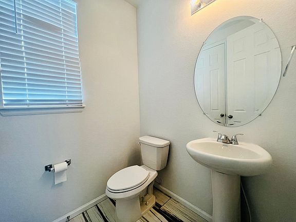 5th image of 21034 E Quincy Pl