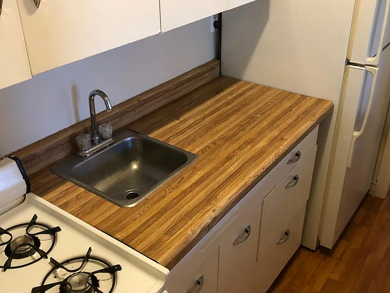 957 N Main St #8 — Photo 7