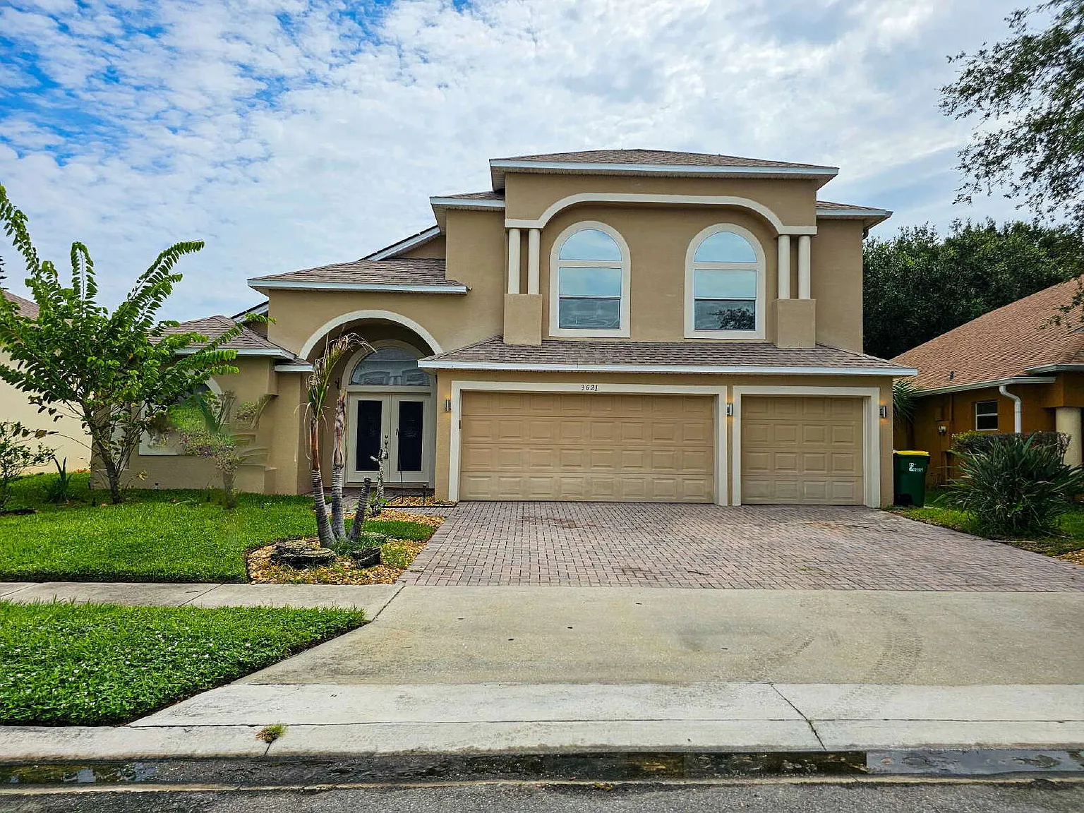 5 bed, 4.0 bath, 3309 sqft, $3,900 — Photo 1