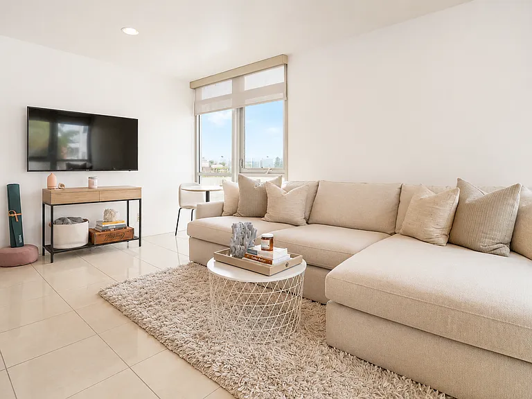 3822 Highland Ave #B — Photo 2